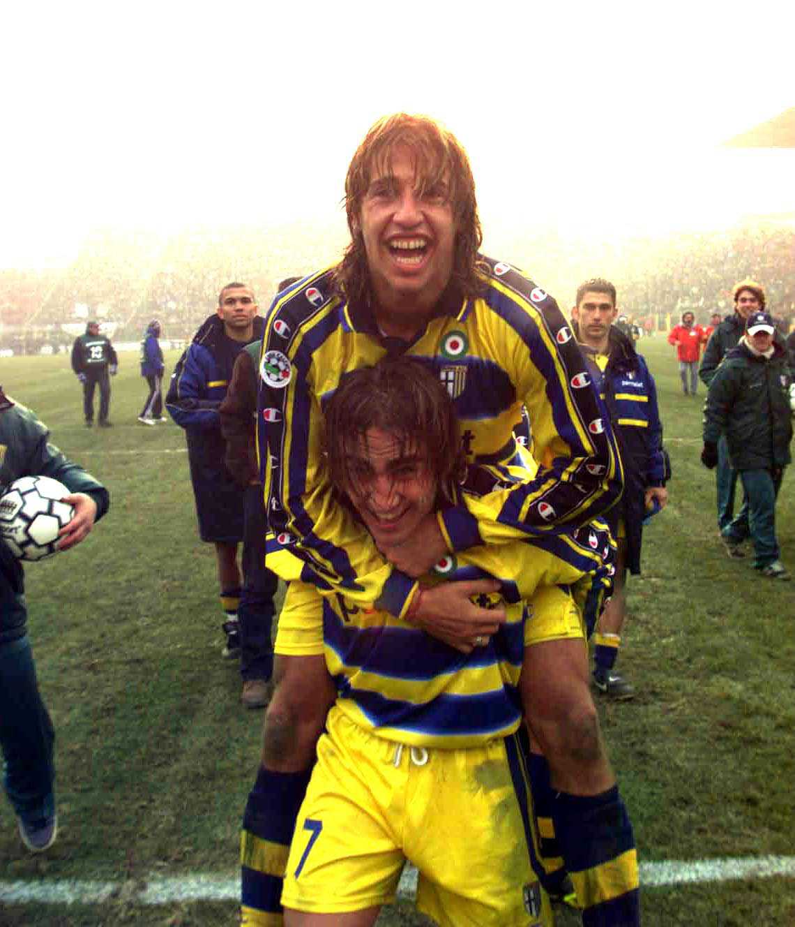 Hernan Crespo and Fabio Cannavaro for Parma in 2000.